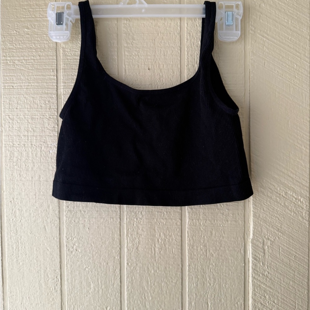 Forever 21 Black Sleeveless Crop Tank Top